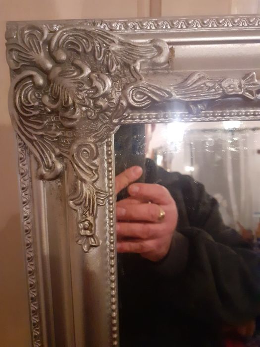 Соц.селска закачалка и запазено огледало