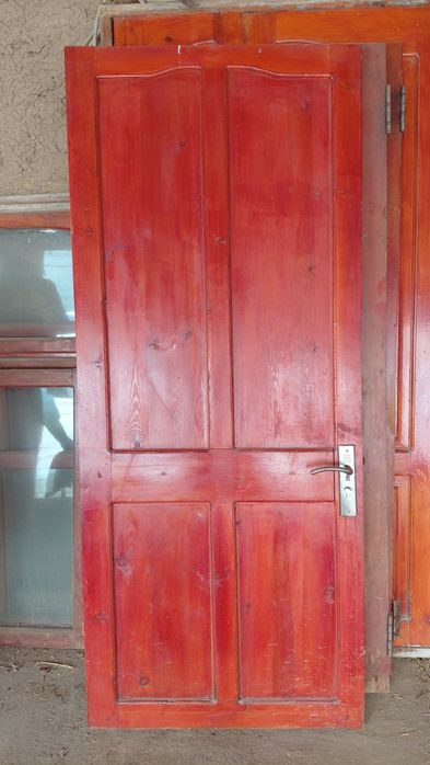 Yogoch eshik va romlar