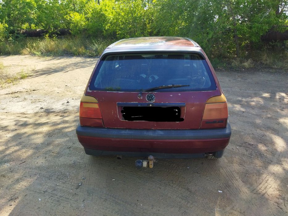 Продам Гольф 3,1.8 моник