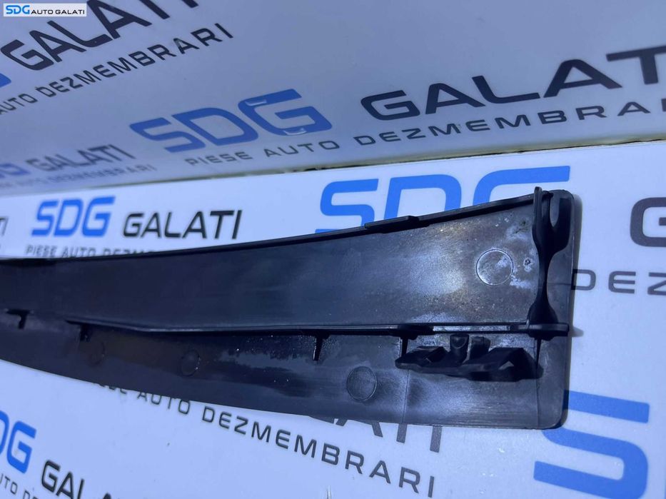 Capac Ornament Plastic Trager Tragher Armatura Spoiler Bara Fata Audi A5 2008 - 2011 Cod 8T0807217A [M4728]