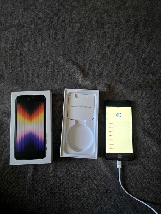 Това е iPhone SE (3-то поколение, 2022 г.).