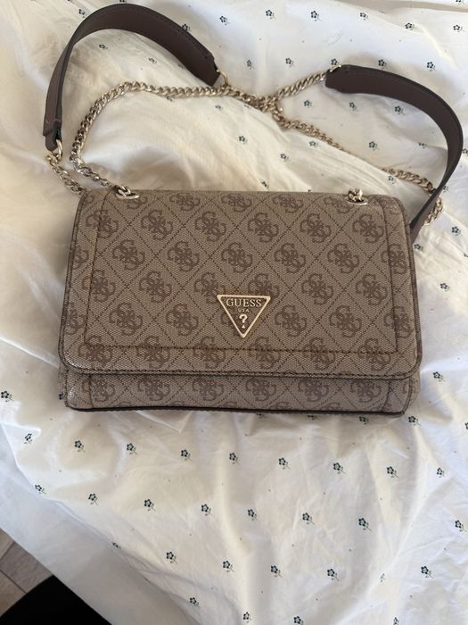 Guess чанта NOELLE