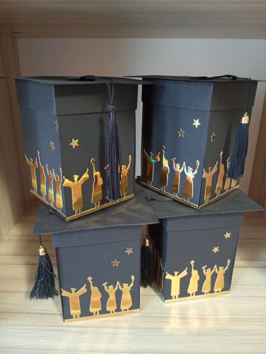 Кутия за абитуриенти и абсолвенти