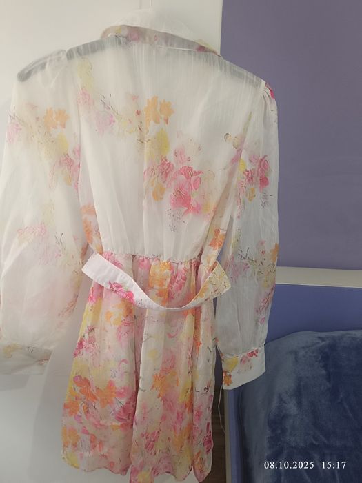 Рокля с цветен принт