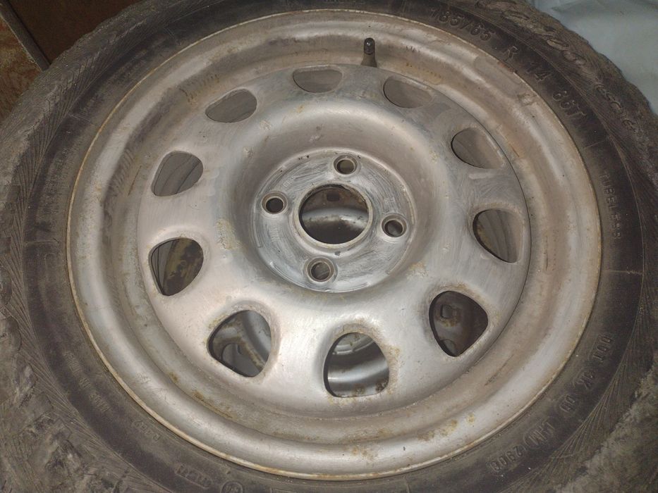 Джанти 14 цола + тасове 20 лв .(Golf, Passat)