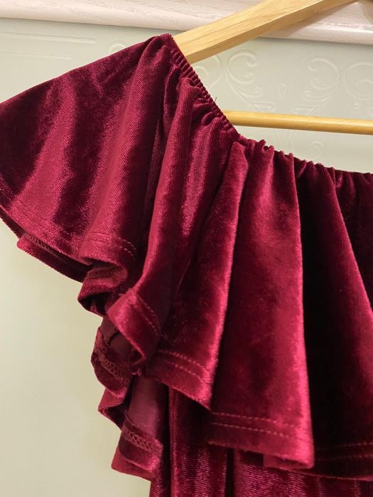 Продам новое платье для девушек