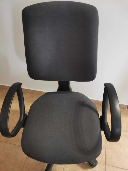 Офис стол с работещи механизми