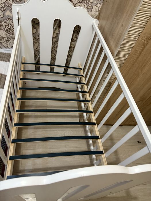 Отдам кроватку бесплатно!