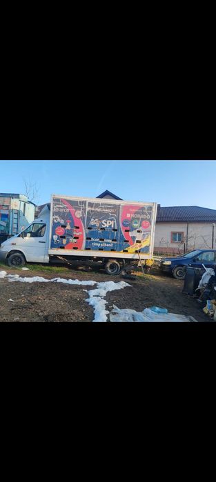 Camionetă Mercedes Sprinter