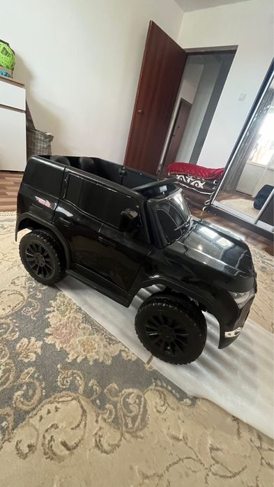 Продам детская машинка экелтрические