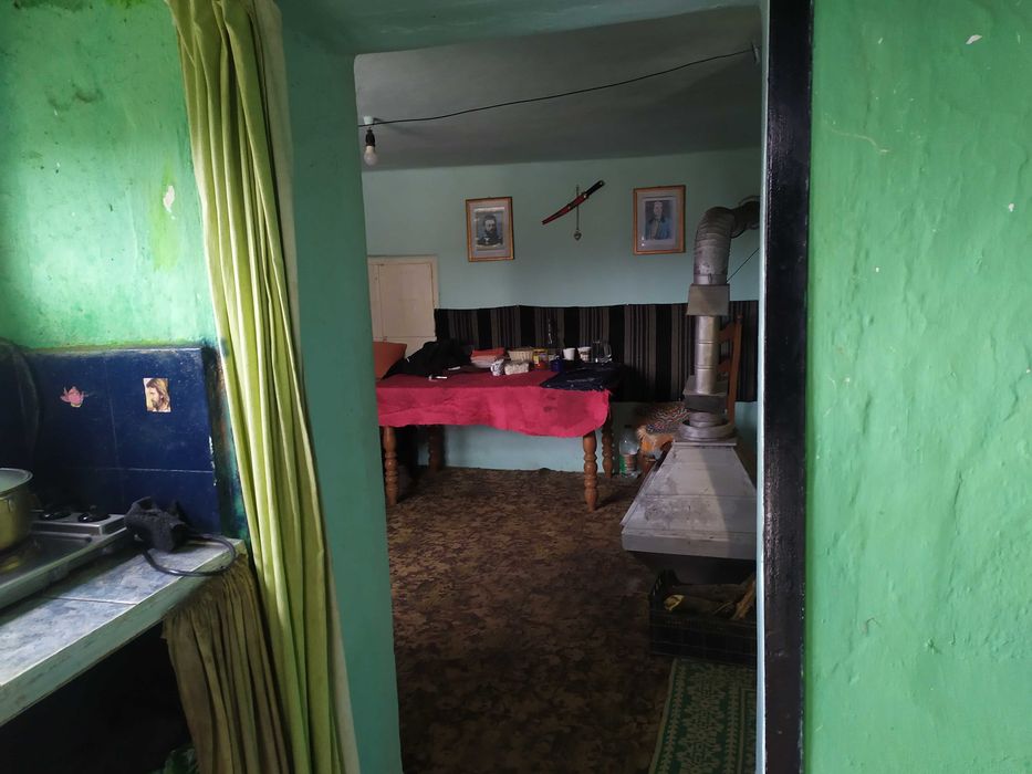 Къща с голям двор