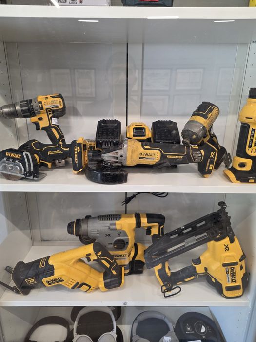 Dewalt Ciocan cuie DCN 660