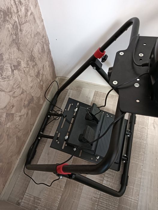 Vând volan gaming PlayStation sau PC model Hory Apex cu suport