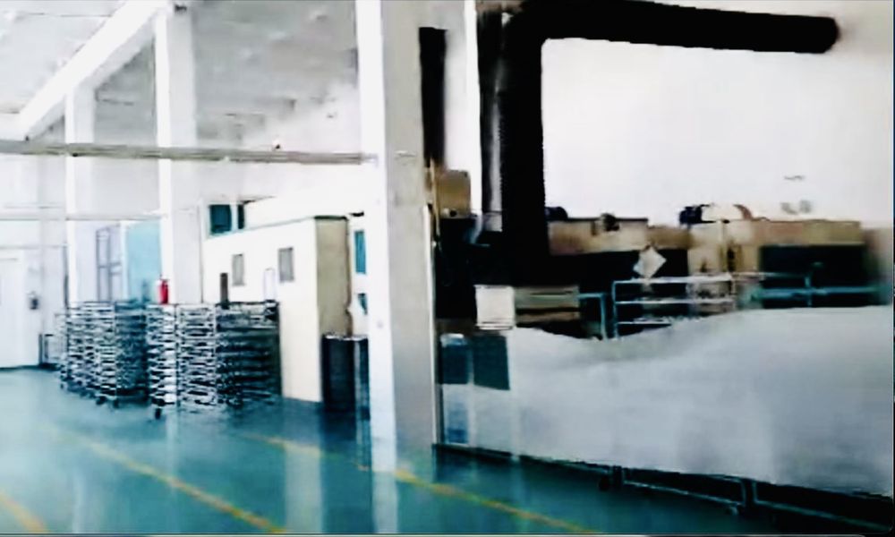 Продаётсия покрасочная линия для пластмассовых изделий  и другий сел