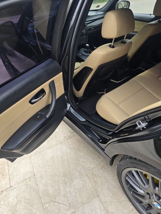 Bmw  e90LCI  anul 2010 pachet M