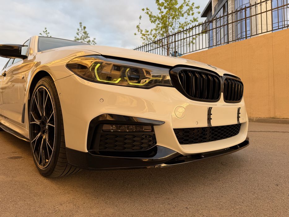 Продам передний бампер bmw 5 g30