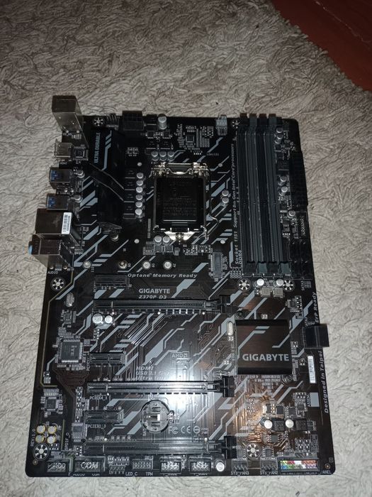 Продам материнскую плату Gigabyte Z370P D3