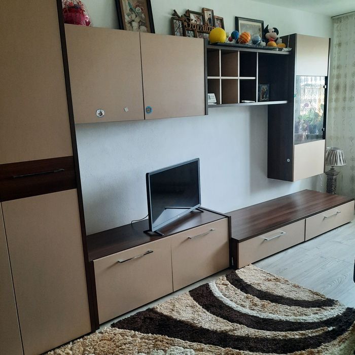 Inchiriez apartament