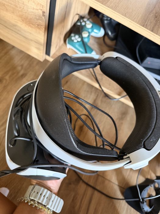 Playstation 4 + 2 джойстика + VR очила