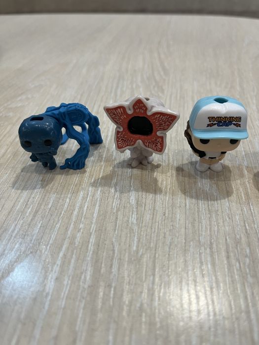 Киндер джой очень странные дела