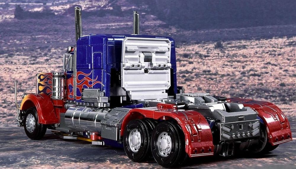 Black Apple Weijiang Optimus Prime figure