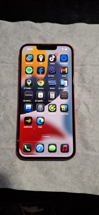 Продавам Iphone 13 red
