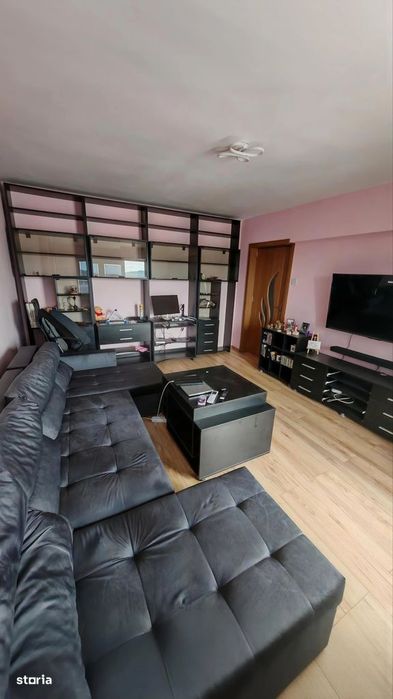 Apartament 3 camere – Central, Zăvoi | Renovat | Vedere panoramică