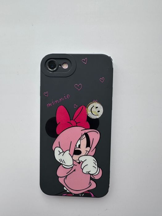 Белый телефон iPhone 7