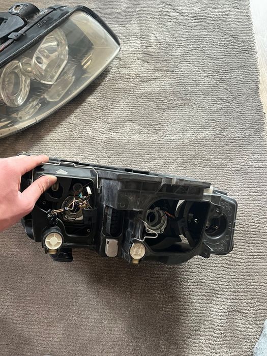 Продавам фарове на Valeo от Ауди А4 б6