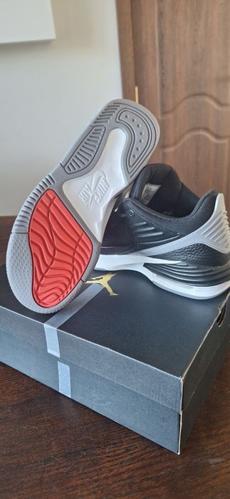 NIike Jordan MAX AURA 5