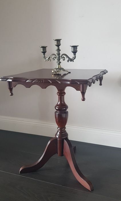 Comodină/ măsuță veche din lemn masiv