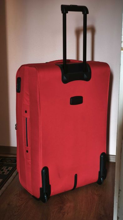 Troler mare Lamonza Atlanta 74x46x27 cm, 3.4 kg, extensibil +30%, roșu - stare foarte bună