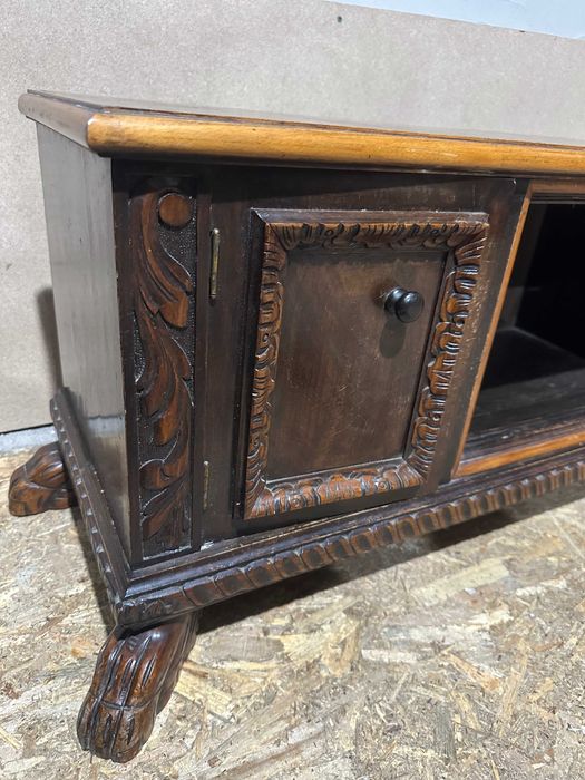 Comoda Vintage din lemn Stil Neo Baroc cu elemente sculptate