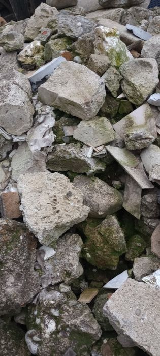 Beton urmat din demolări