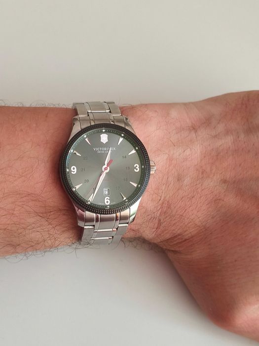 Швейцарски часовник Victorinox 241714