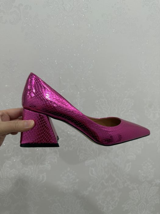 Новые красивые туфли