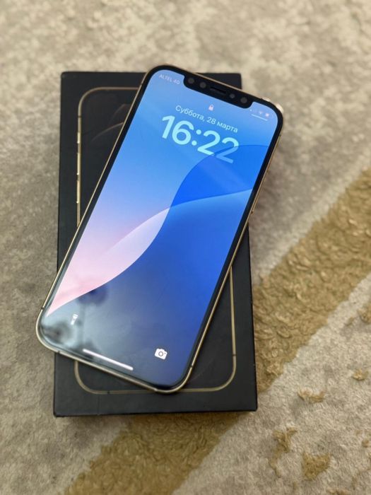 Айфон 12 про в отличном состоянии