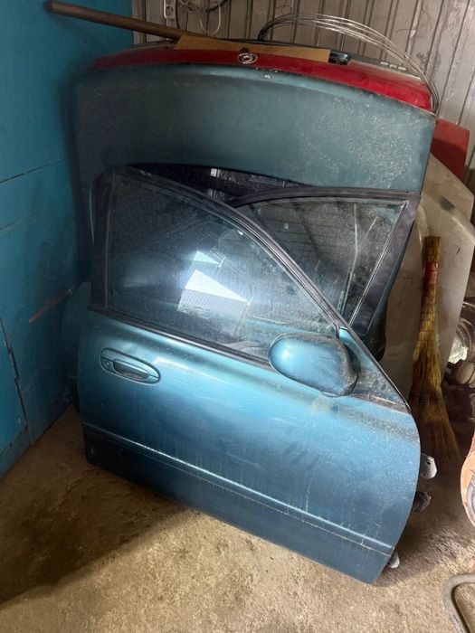 Комлект дверей на мазду mazda