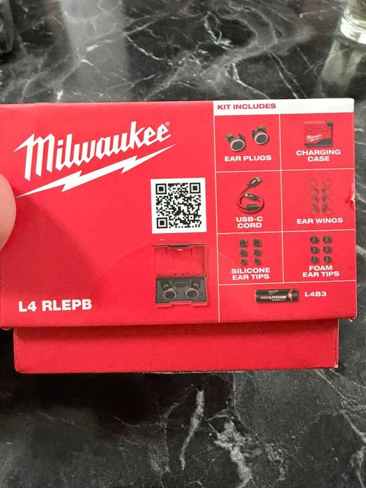 Casti Milwaukee L4RLEPB-301 cu Bluetooth, reincarcabile USB, protectie auditiva profesionala NOI