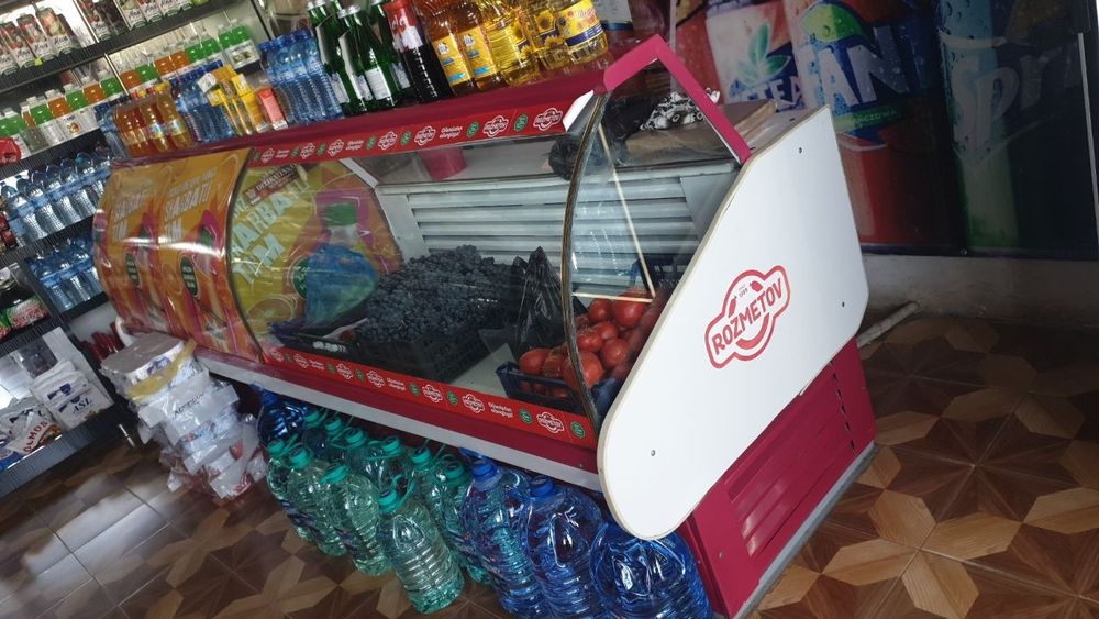 Vetrina xaladilnik  bor  ishlashi zur kmga kerak bulsa aloqaga