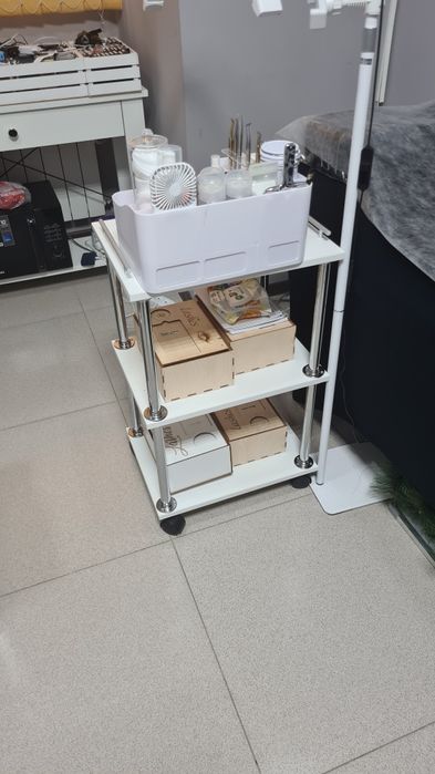 Кушетка чемодан , этажерка