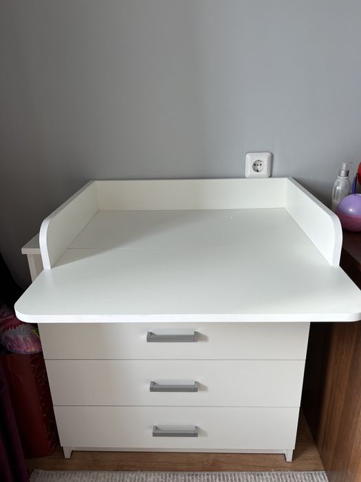 Продам пеленальный столик