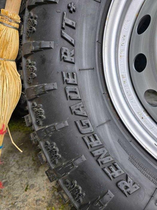 Гуми  в размер 285/75/16 Renegade RT+