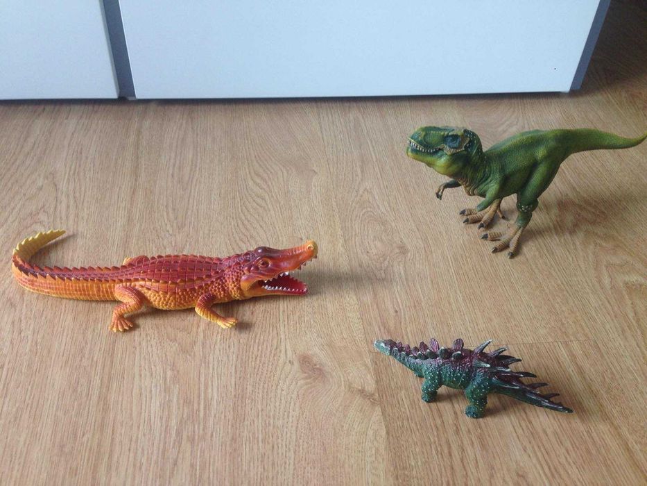 Различни играчки, колички