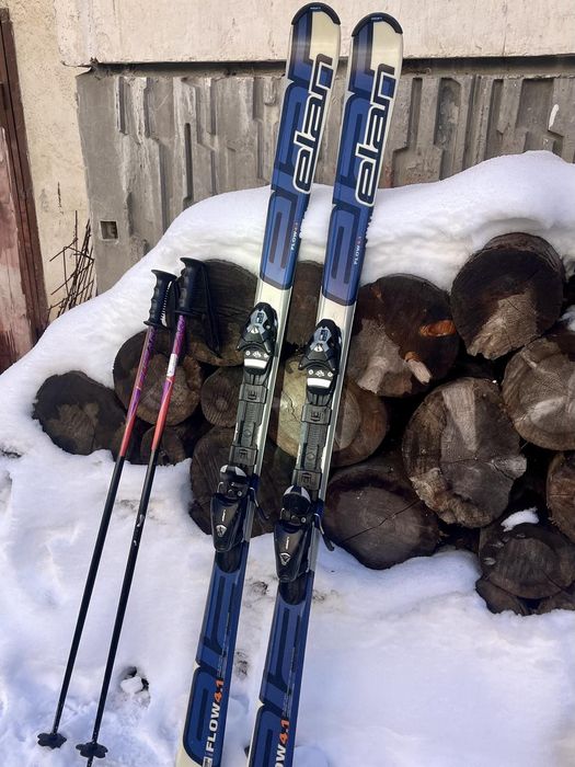 Продавам Ски комплект.