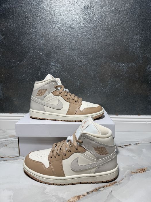 Air Jordan 1 Mid Tan Toe