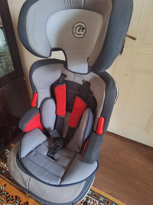 Vând scaun auto  1 an +