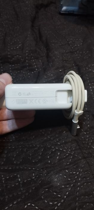 Apple magsafe power adapter