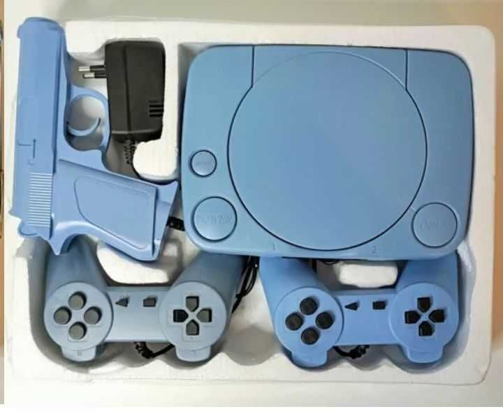 Денди играет на телевизоре