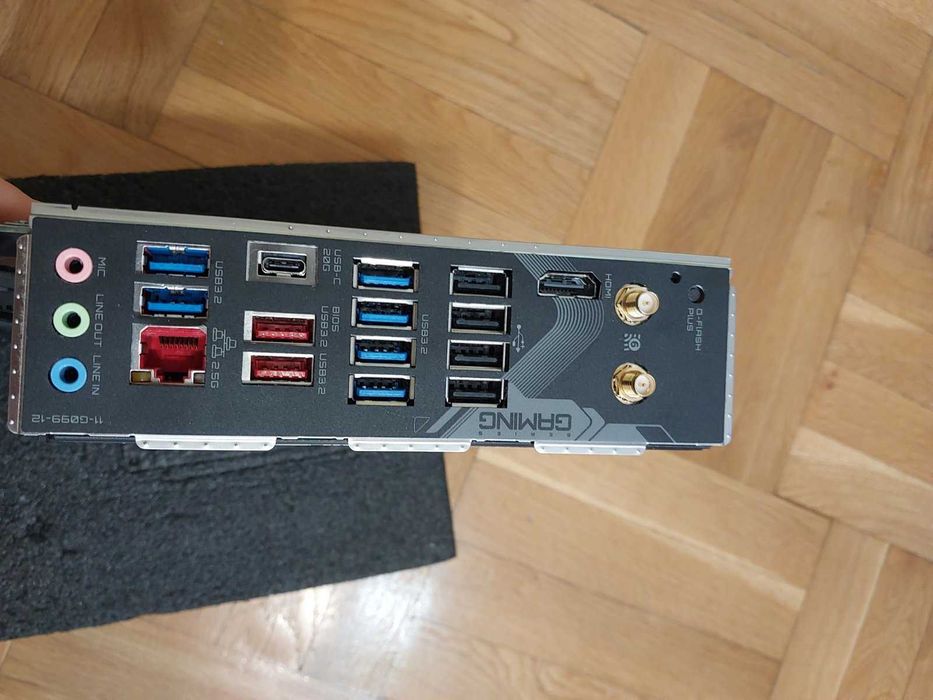 AMD Ryzen 7 7700X + Gigabyte X670 Gaming X AX V2 Wi-Fi